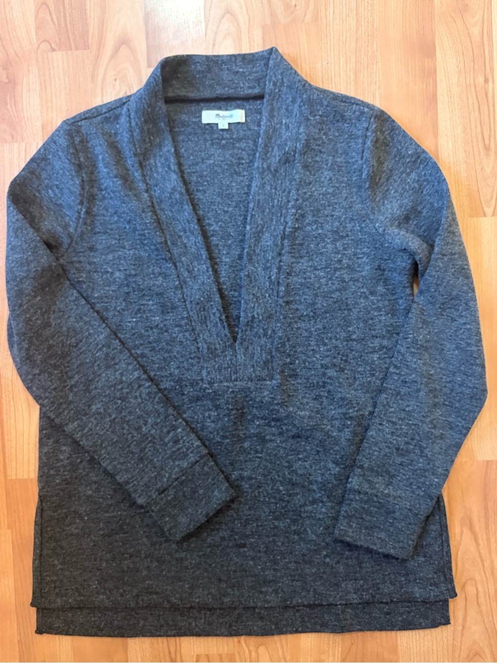 Women’s Madewell Dark Charcoal V-Neck Sweater Small